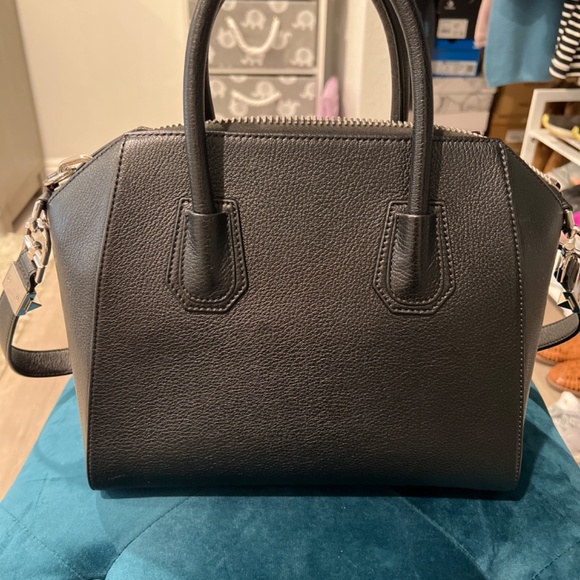 Givenchy Small Antigona - Picture 2 of 4